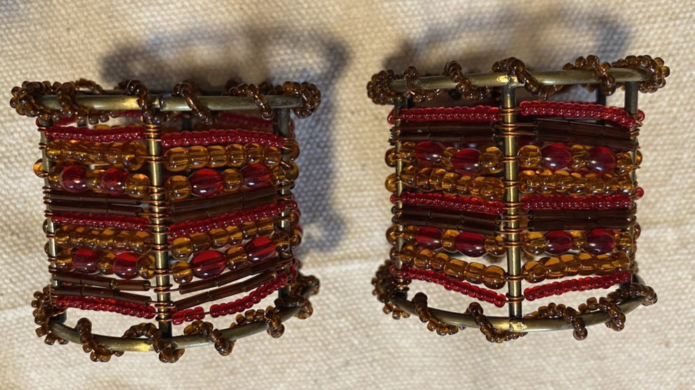 Vtg Set of 2 Pier 1 Glass Hand Beaded Napkin Rings Red / Gold 2" tall x 2" Wide